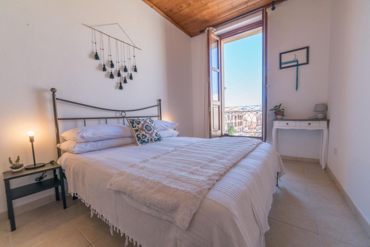 Yenne Rooms Wifi-AC Cagliari Eksteriør bilde
